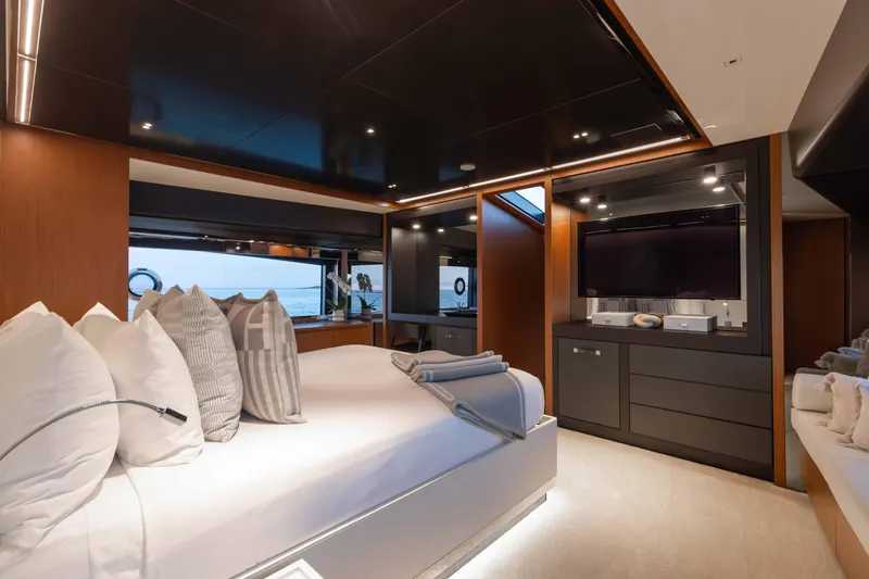 Kiyomizu Yacht Photos Pics Luxurious interior of 2020 Riva 90 Argo yacht with modern bedroom design.