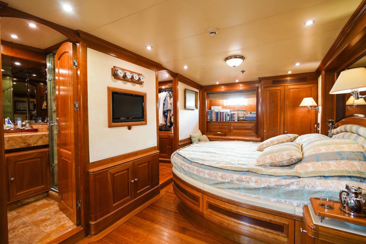 2001 Royal Denship 109 