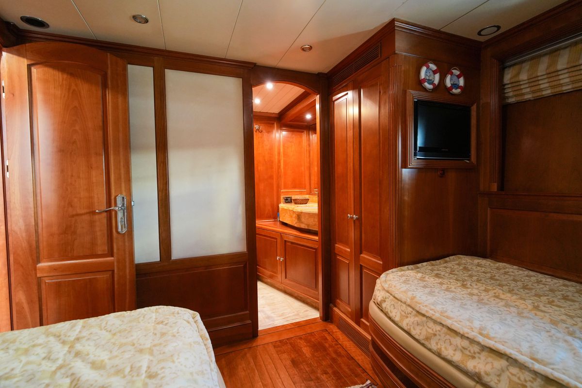 2001 Royal Denship 109 