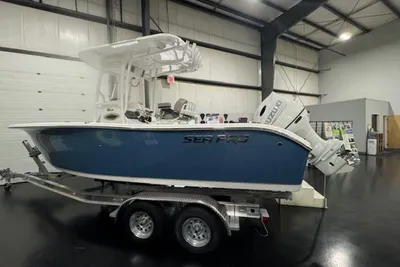 Sea Pro 222 Center Console