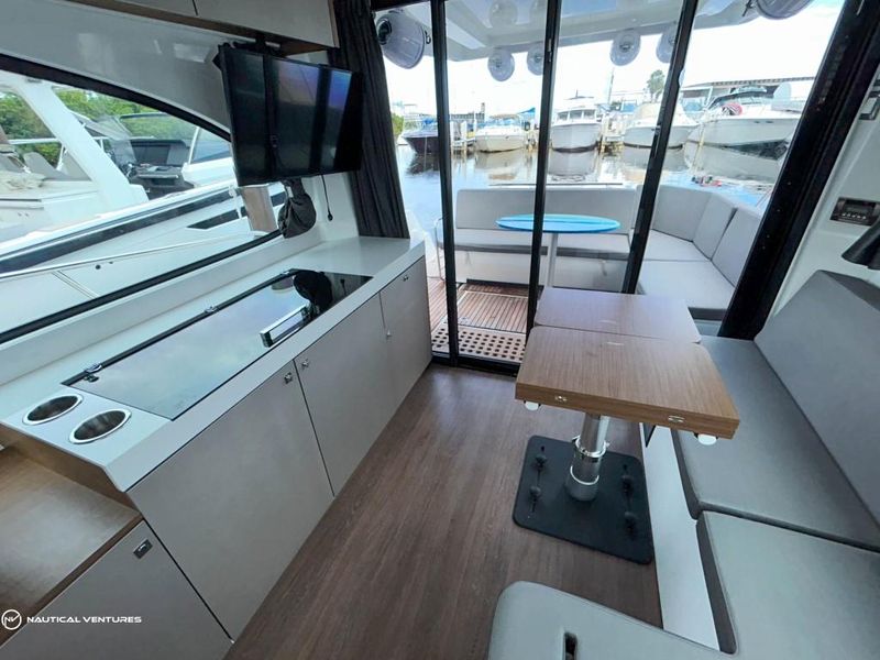 2022 Beneteau America Antares 11