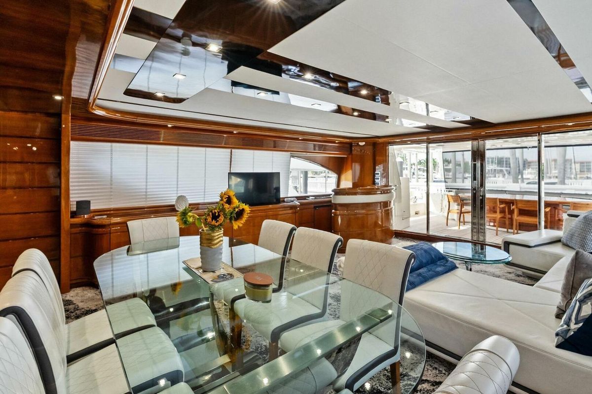 2004 Ferretti Yachts 94 