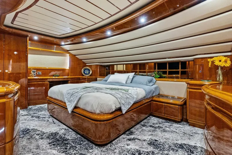 Noah's Yacht Photos Pics 2004 Ferretti Yachts 94 Motor Yacht 'Noah's'