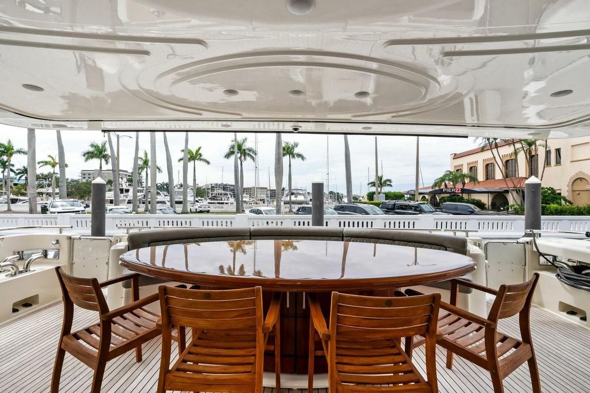 2004 Ferretti Yachts 94 