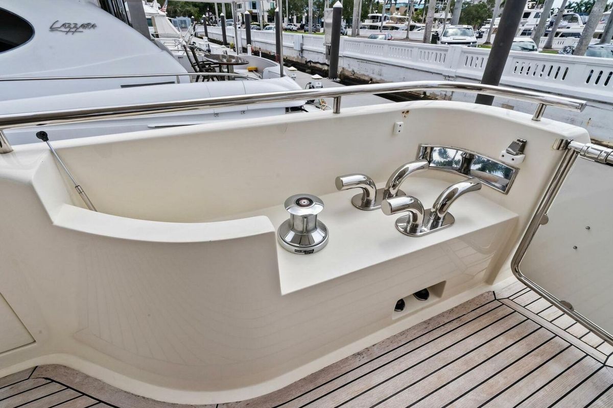 2004 Ferretti Yachts 94 