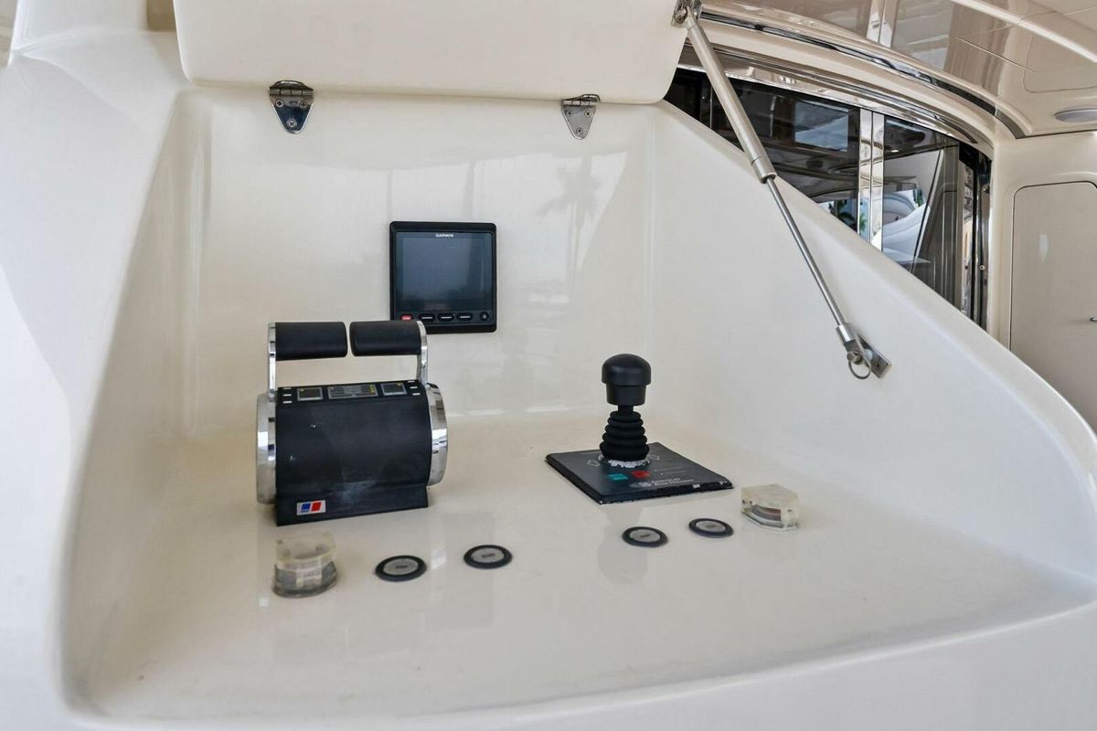 2004 Ferretti Yachts 94 