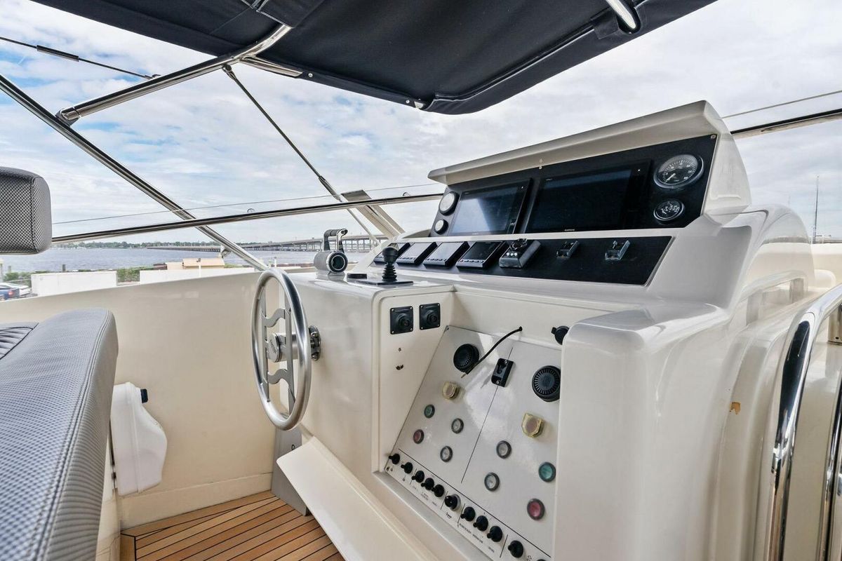 2004 Ferretti Yachts 94 