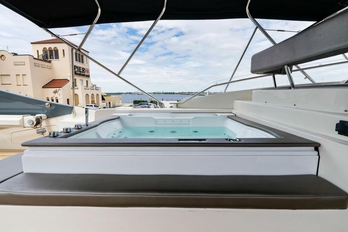 2004 Ferretti Yachts 94 