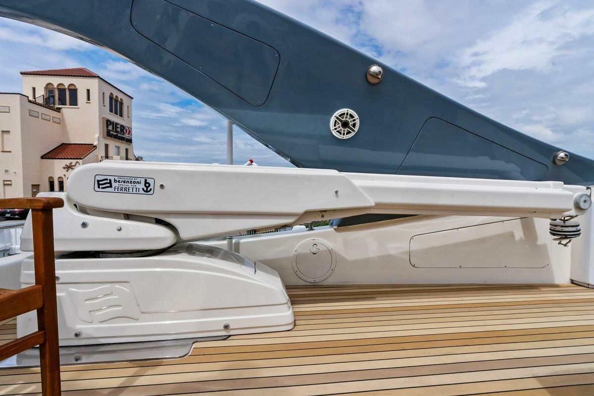 2004 Ferretti Yachts 94 