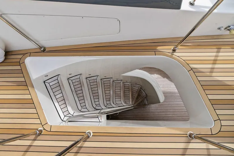 Noah's Yacht Photos Pics 2004 Ferretti Yachts 94 Motor Yacht 'Noah's'