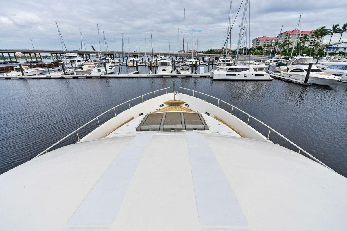 2004 Ferretti Yachts 94 