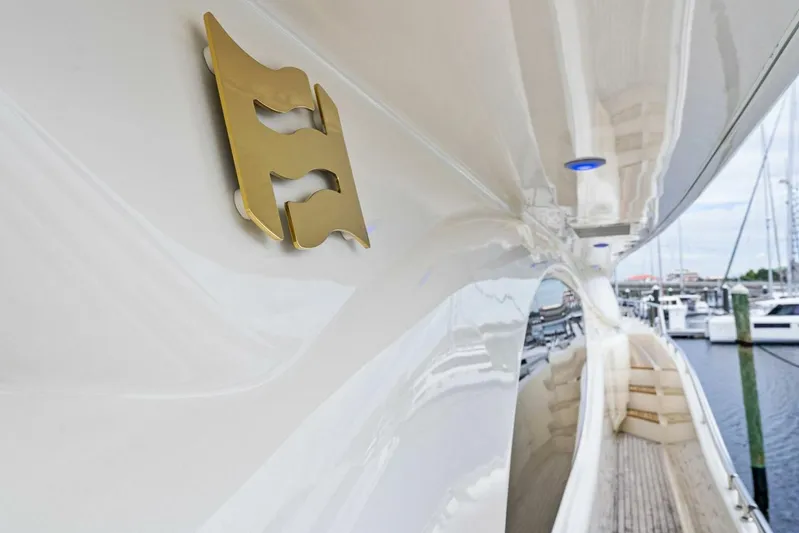 Noah's Yacht Photos Pics 2004 Ferretti Yachts 94 Motor Yacht 'Noah's'