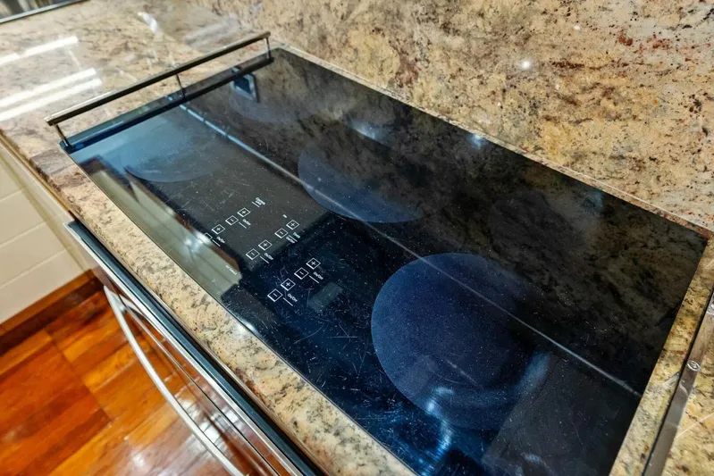 Noah's Yacht Photos Pics 2004 Ferretti Yachts 94 Motor Yacht 'Noah's'