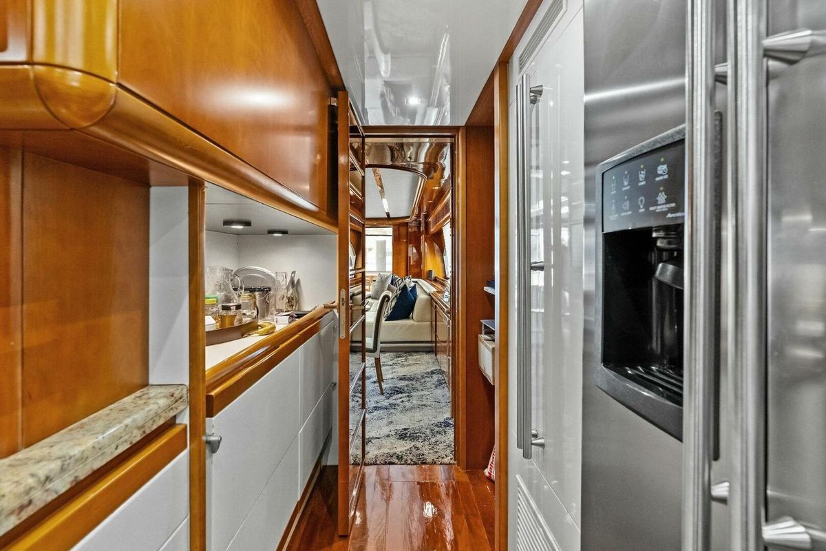 2004 Ferretti Yachts 94 