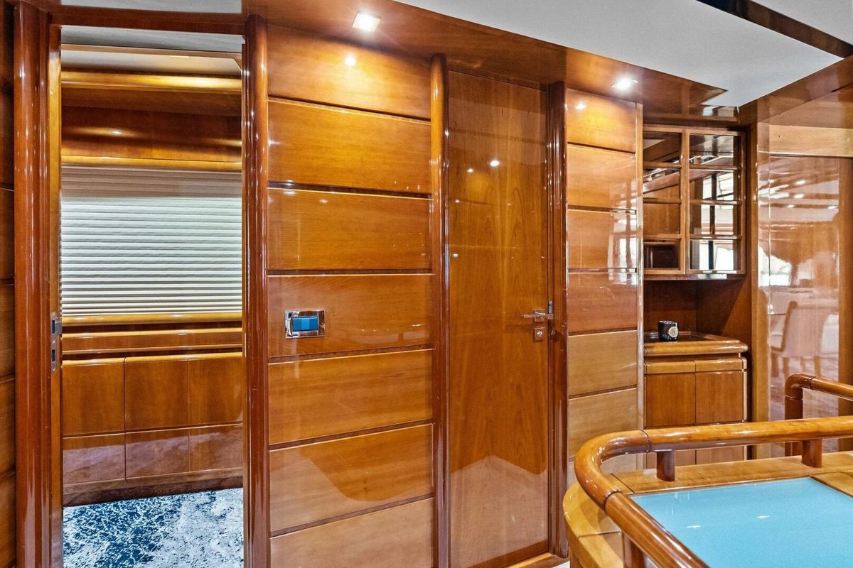 2004 Ferretti Yachts 94 