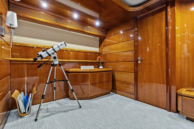 Noah's Yacht Photos Pics 2004 Ferretti Yachts 94 Motor Yacht 'Noah's'