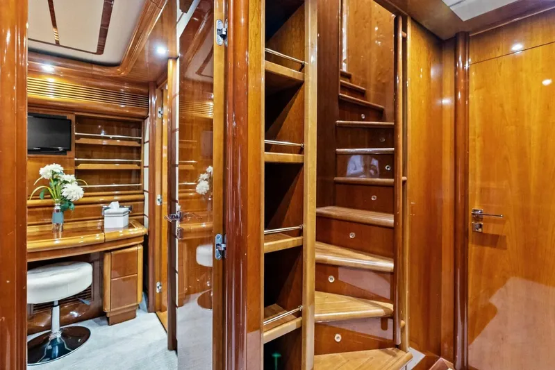 Noah's Yacht Photos Pics 2004 Ferretti Yachts 94 Motor Yacht 'Noah's'