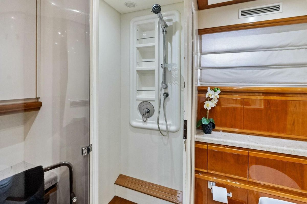 2004 Ferretti Yachts 94 