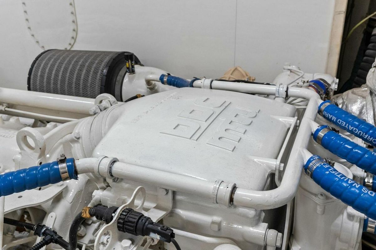 2004 Ferretti Yachts 94 