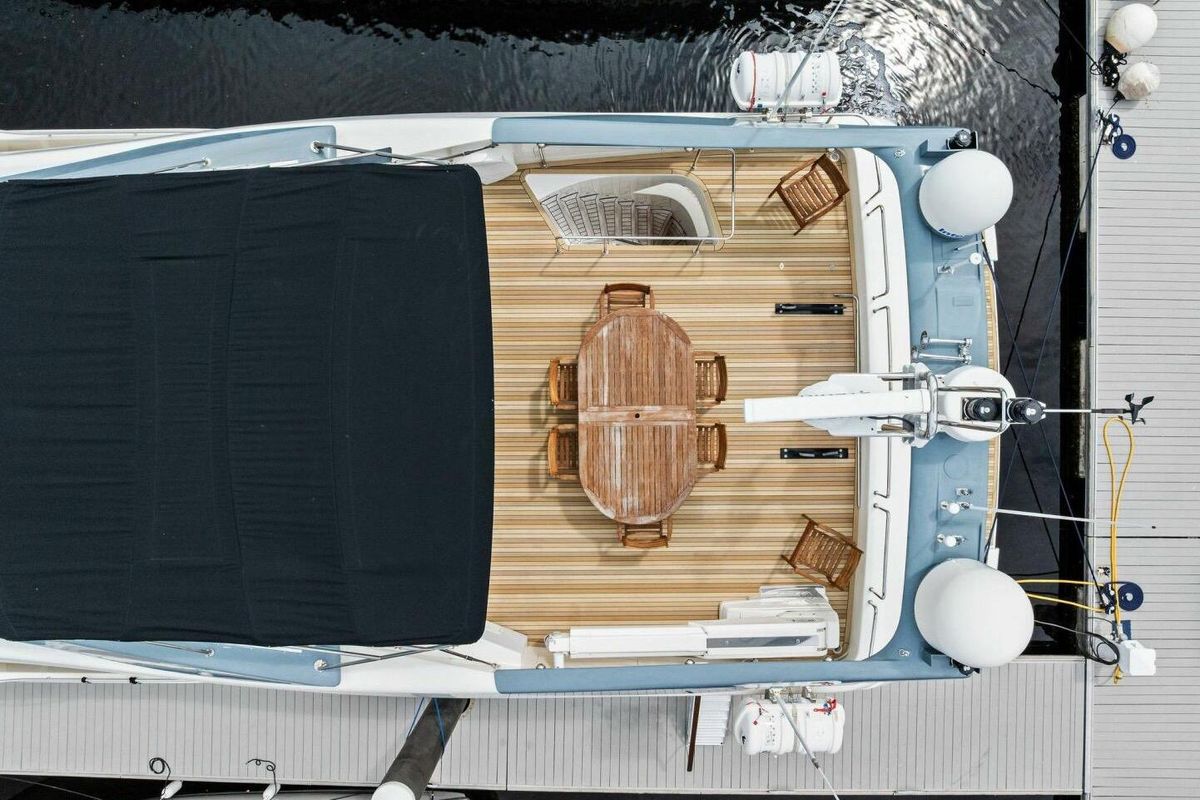 2004 Ferretti Yachts 94 