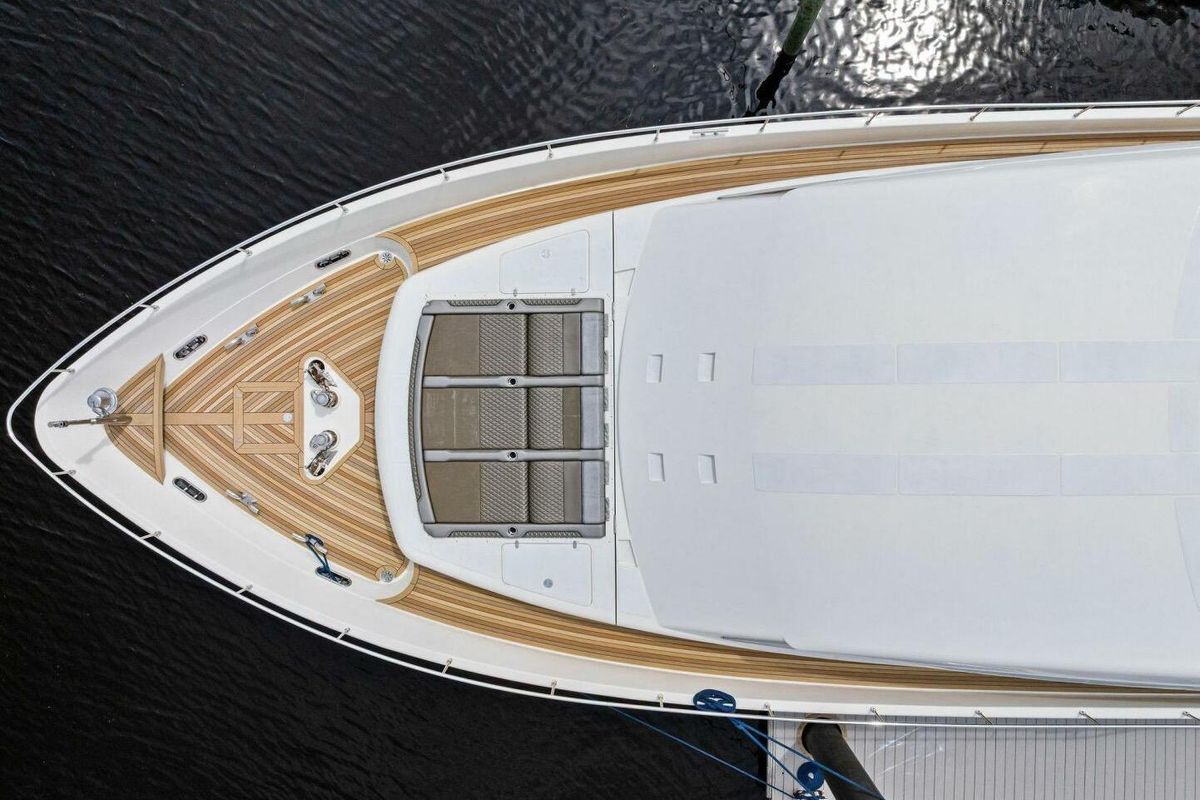 2004 Ferretti Yachts 94 