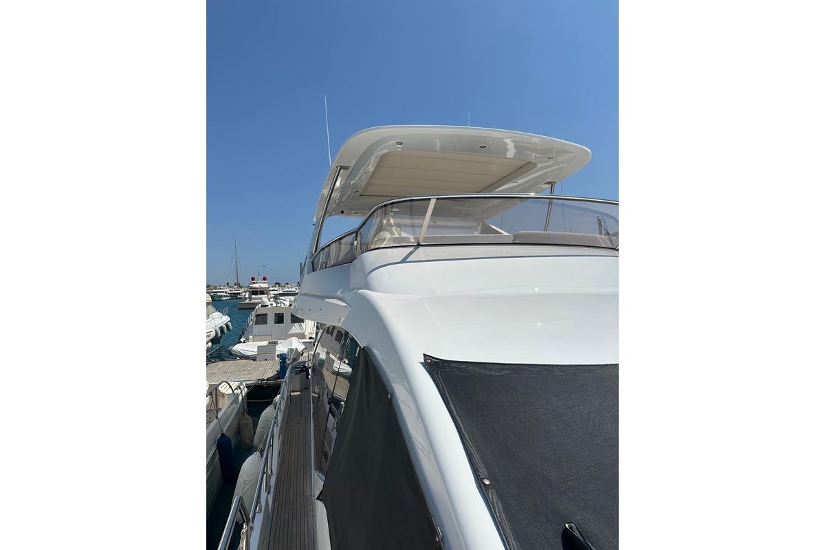 2021 Azimut 74 