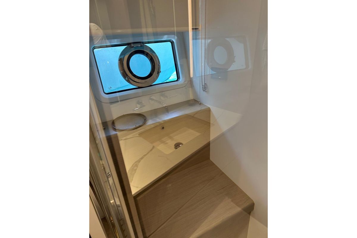 2021 Azimut 74 