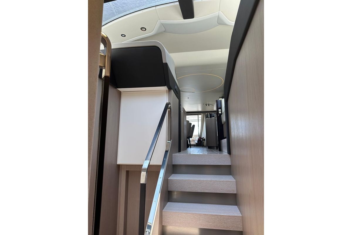 2021 Azimut 74 