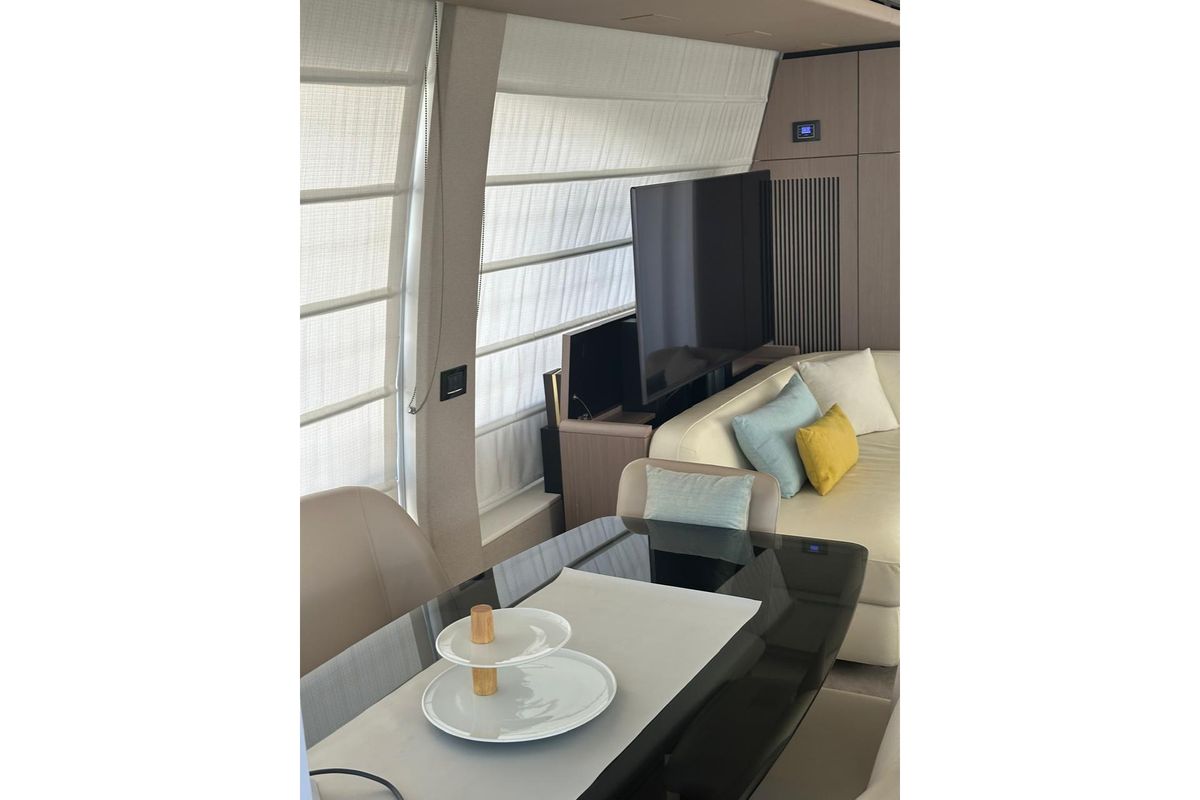 2021 Azimut 74 