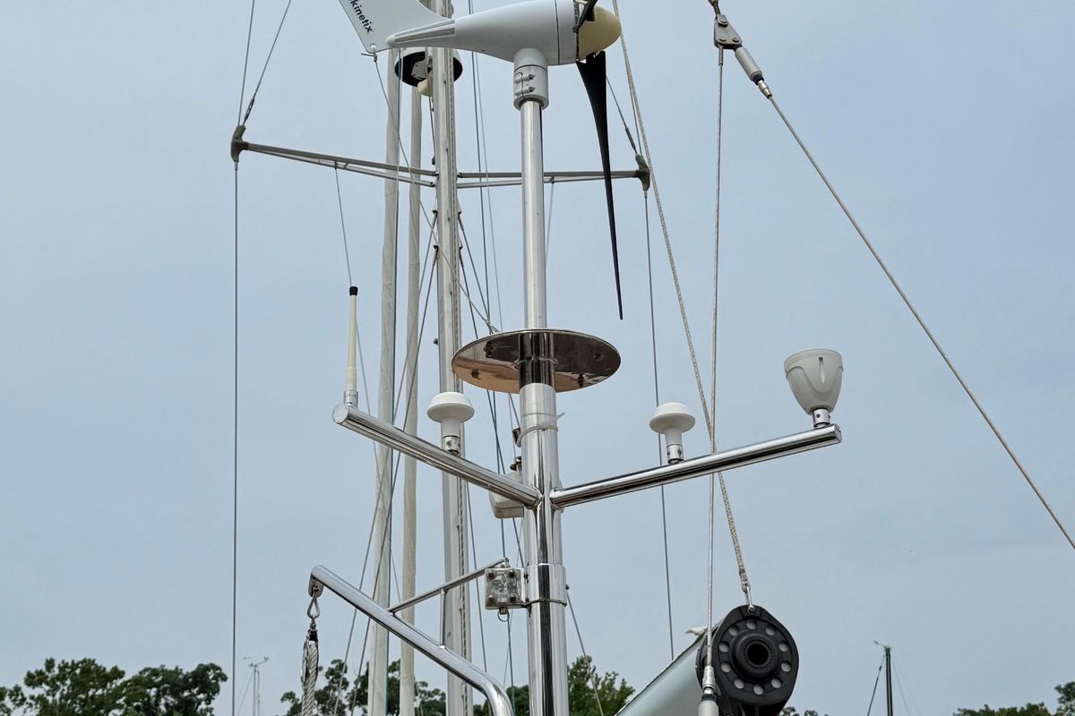2008 Hylas 46 
