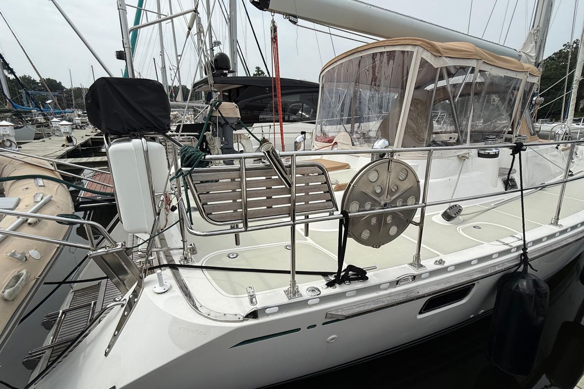 2008 Hylas 46 