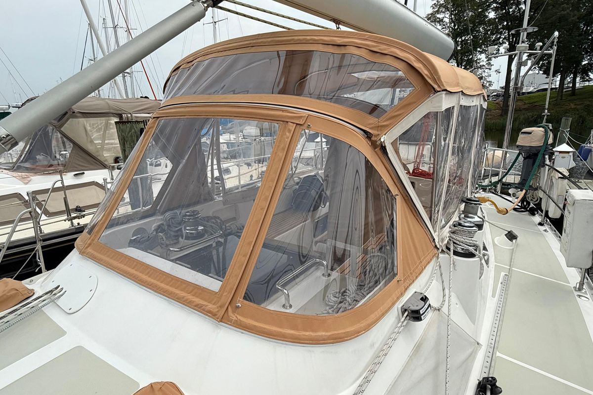 2008 Hylas 46 