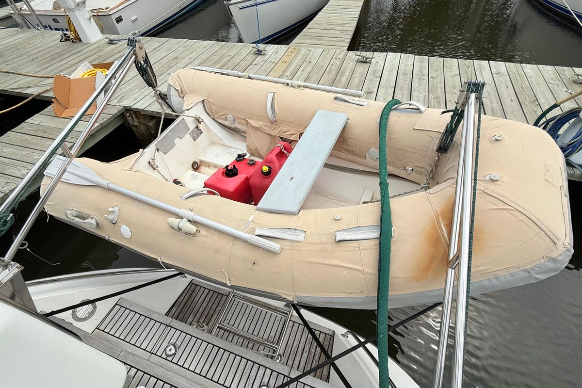 2008 Hylas 46 