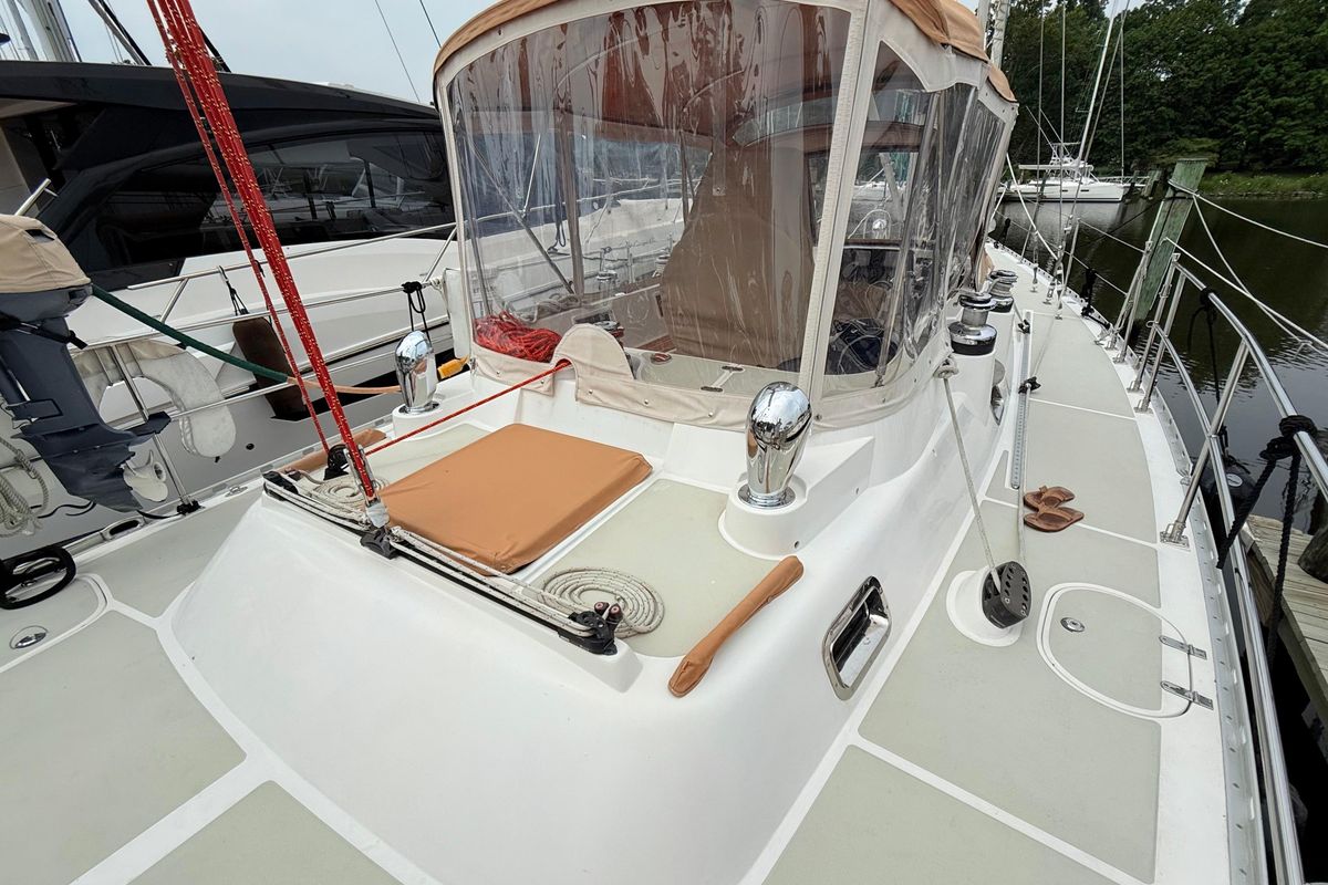 2008 Hylas 46 