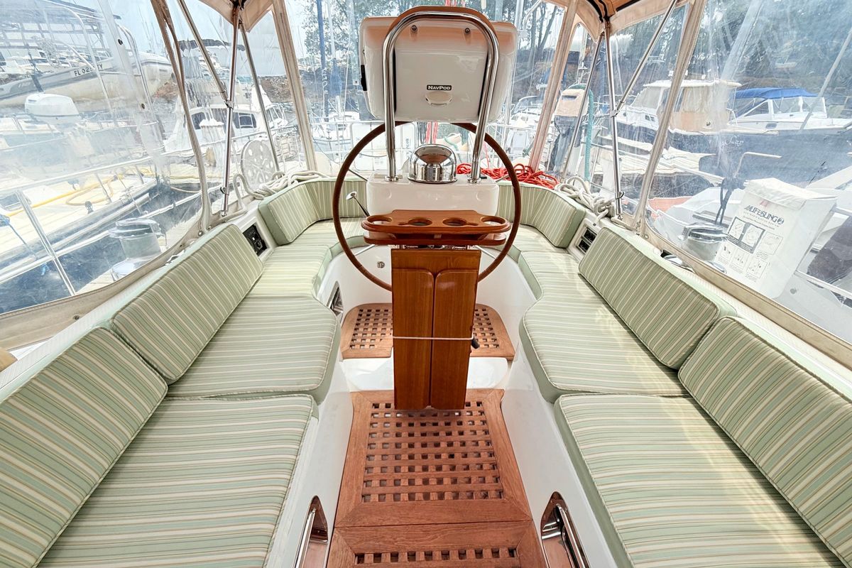 2008 Hylas 46 