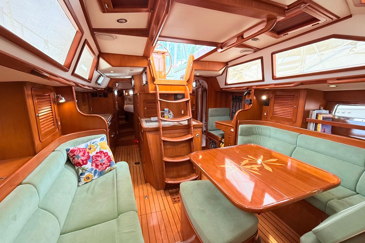 2008 Hylas 46 