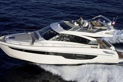 2020 Cayman Yachts F520