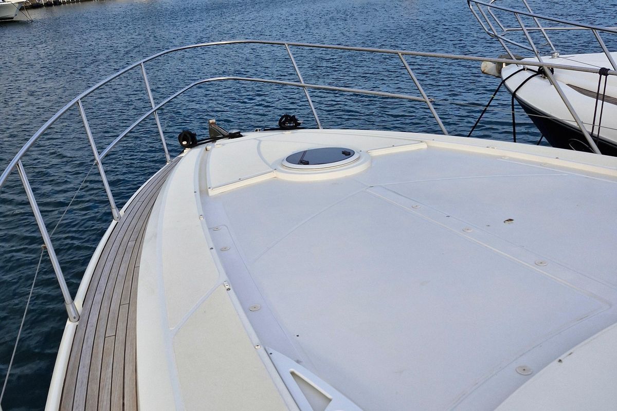 2008 Azimut 53 