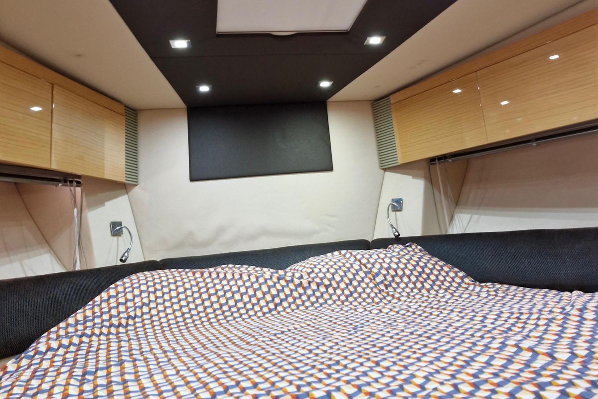 2008 Azimut 53 