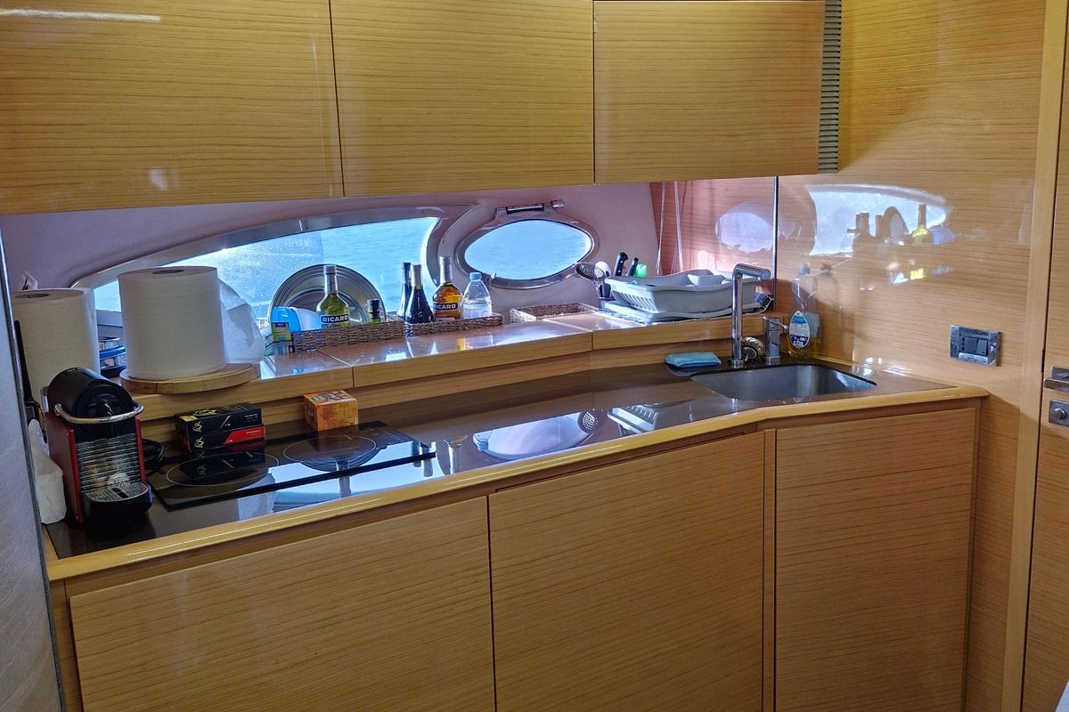 2008 Azimut 53 