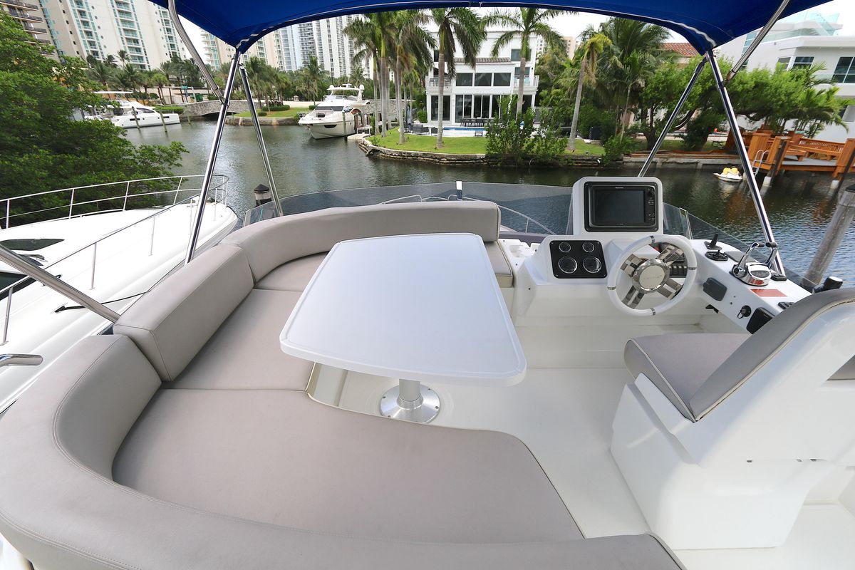2014 Azimut 43 