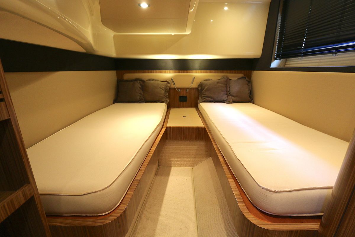 2014 Azimut 43 