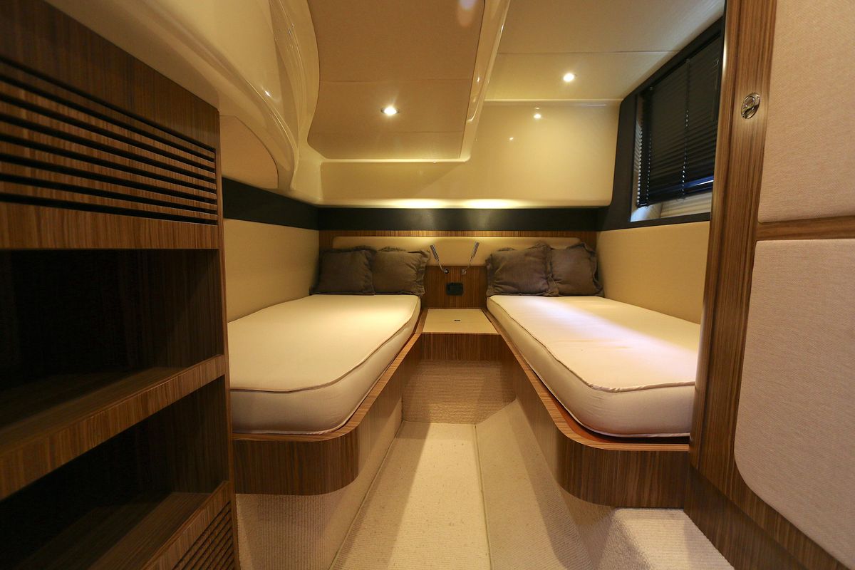 2014 Azimut 43 