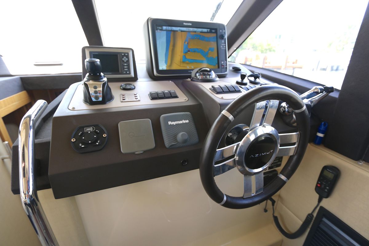 2014 Azimut 43 