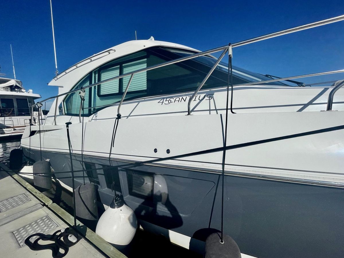 2018 Cruisers Yachts 45 