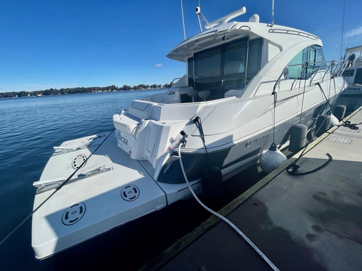2018 Cruisers Yachts 45 