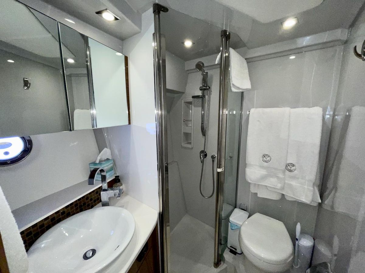 2018 Cruisers Yachts 45 