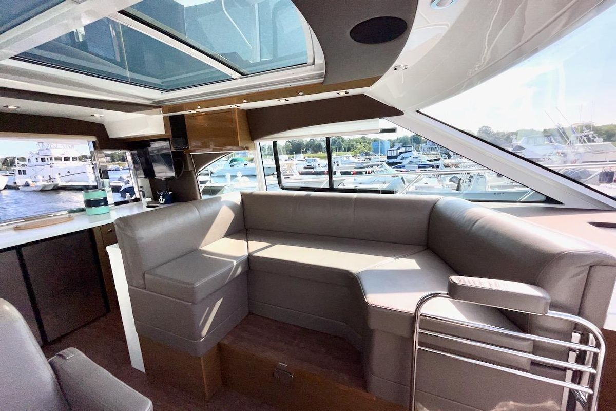 2018 Cruisers Yachts 45 