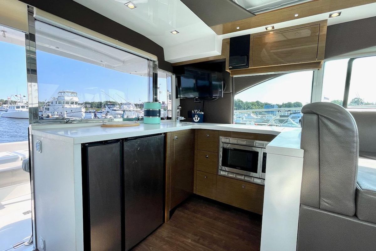 2018 Cruisers Yachts 45 