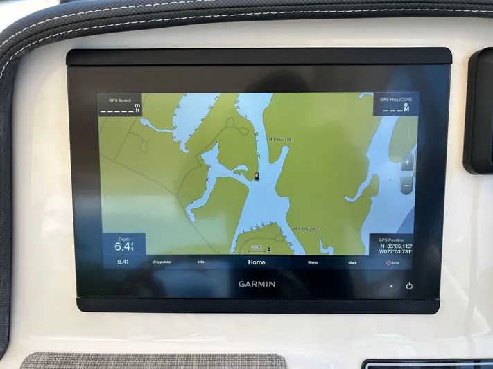  Yacht Photos Pics Garmin navigation display on 2022 Grady-White 255 FREEDOM boat dashboard.